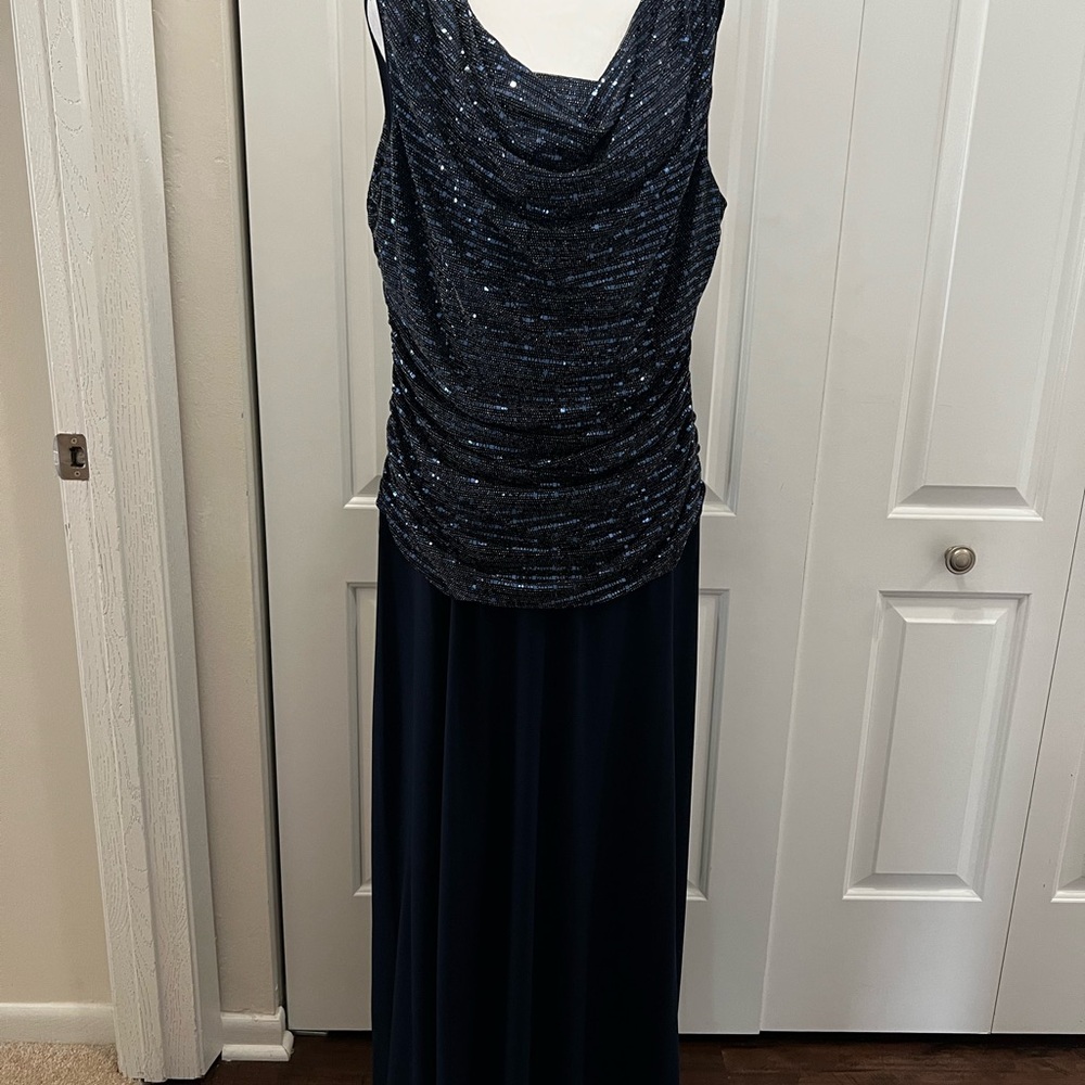 Elegant Sleeveless Dress